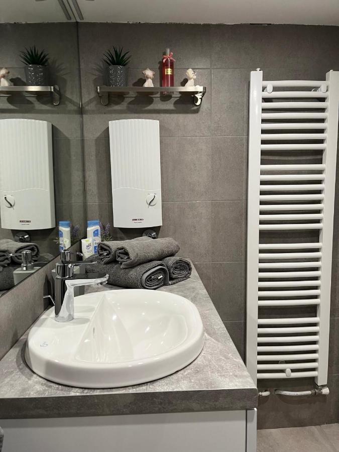 Airport Gate 25 Apartment Ledine Ngoại thất bức ảnh