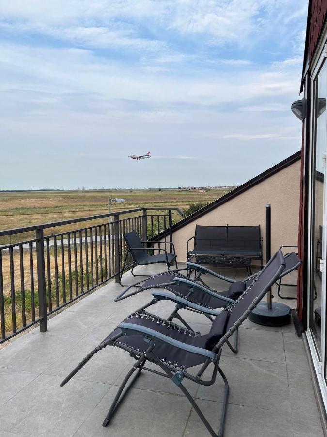 Airport Gate 25 Apartment Ledine Ngoại thất bức ảnh
